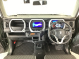 【前方視界】開放的な前方視界!運転がしやすく疲れにくいです♪窓が大きく、見通しがとっても良いおクルマですよ♪