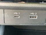 前席USB電源です。