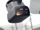 ドライブレコーダー装備です!もしもの時やあおり運転など、映像記録は証拠になるのであると安心ですね!