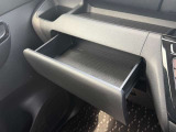 収納スペースもしっかりとあるので、車内を綺麗に保つことができます!