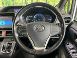 【純正革巻きステアリング】上質な革を使用することで、手にしっかり馴染みとても運転しやすいハンドルです♪