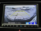 リアワイドカメラシステム!従来の視野に加えて、後方側方を約180&deg;まで見えるワイドビューと、後方を真上から見たような視野で駐車時などに便利なトップダウンビューの3つの視野があります!
