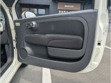 運転席ドアパネルになります。