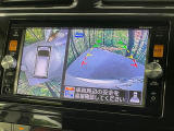 【アラウンドビューモニター】専用のカメラにより、上から見下ろしたような視点で360度クルマの周囲を確認することができます☆死角部分も確認しやすく、狭い場所での切り返しや駐車もスムーズに行えます。