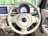 【純正革巻きステアリング】上質な革を使用することで、手にしっかり馴染みとても運転しやすいハンドルです♪