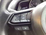 運転中でも操作ができるステアリングコントロールボタンも付いています。手元でオーディオ操作も安全でかつ楽々ですね!!