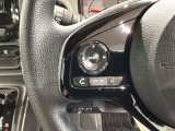 ステアリングにオーディオ操作スイッチが付いています。オーディオ画面に直接タッチしなくても操作が出来ますので、運転に集中できます。