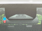 【ホンダセンシング】走行中に前方の車両等を認識し、衝突しそうな時は警報とブレーキで衝突回避と被害軽減をアシスト。より安全にドライブをお楽しみいただけます。