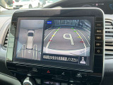 空から車を見たような「アラウンドビューモニター」!車の周りが一目で確認できるので、小さなお子様や障害物があっても安心して乗ることができます。