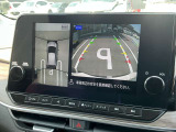 空から車を見たような「アラウンドビューモニター」!車の周りが一目で確認できるので、小さなお子様や障害物があっても安心して乗ることができます。