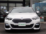 BMW在庫保有台数常時100台以上!ご来店の際はBMW本店(厚木市下荻野140-1)にご来店ください!弊社自慢の全天候型ショールーム!BMW在庫保有台数常時100台以上ございます!
