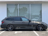オリジナル・サービスもついたBMW自動車保険も取り扱っております。BMW自動車保険にご加入いただくと、万一のトラブルを24時間365日サポートするエマージェンシー・サービスの〈プレミアム〉をご利用いただけます。