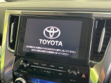 【ナビ機能付きディスプレイオーディオ】ナビ機能搭載の他、お持ちのスマートフォンと連携して、ナビやbluetoothでの音楽再生が可能です♪デザインはもちろん操作性も良好!