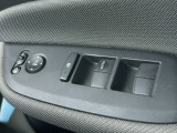 運転席窓操作部スイッチの画像です。
