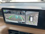 空から車を見たような「アラウンドビューモニター」!車の周りが一目で確認できるので、小さなお子様や障害物があっても安心して乗ることができます。