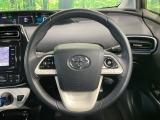 【純正革巻きステアリング】上質な革を使用することで、手にしっかり馴染みとても運転しやすいハンドルです♪