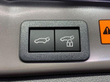 【パワーバックドア】スマートキーや運転席のボタンを押すだけでリアゲートが自動で開閉します!荷物を持っている時や、高い位置にあるバックドアを閉める際に便利な機能です♪