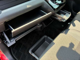 収納もたくさんついていて車内での置き場所にも困りません