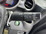 【オートライト(AUTO)】外の明るさをシステムが感知して、自動でヘッドライトが点灯します。ヘッドライトをつけ忘れを防ぐ便利機能です。