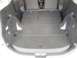 家族の方に大人気のワゴン車入荷しました。荷物をたっぷり載せて広々ドライビング♪夏でも冬でも、アウトドアやショッピングを思い切り楽しみましょう!