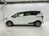 両側パワースライドドア付きだから、狭い駐車スペースなどでの 乗り降りラクラク!小さなお子さまのいるご家庭には嬉しい装備。