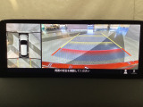 狭い場所での駐車やすれ違いなどでより的確な運転操作に役立つ360&deg;ビューモニターが装備されています。