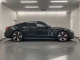 ドイツ本国Audi AGが認定する資格を有するメカニックが納車前の点検からアフターサービス迄サポート致します。