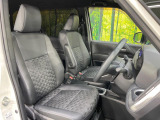 運転席シート廻りは使用感も少なく、良好な状態となっています。前オーナー様が丁寧に使っていたことがよくわかりますね。