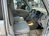 運転席まわりは、使用感も少なく良好な状態です。