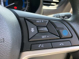 ハンドルの右側にはプロパイロットシステムのスイッチが付いているので、高速道路の運転が楽になりますよ!左側のオーディオ操作のスイッチにて音量調整等をナビを直接触ることなく操作ができます。