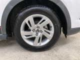 純正アルミホイール付きです。タイヤサイズは195/65R16になります。