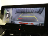 パノラミックビューモニター付きです。車両を上から見たような映像をディスプレイオーディオ画面に表示。運転席からの目視だけでは見にくい、車両周辺の状況をリアルタイムでしっかり確認できます。