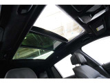 4.4L V型8気筒ツインターボエンジン+48Vマイルドハイブリッドを搭載。