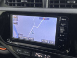 純正ナビを装備。タッチパネル式で使いやすく、お出かけもラクラクです。