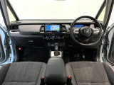 【前方視界】開放的な前方視界!運転がしやすく疲れにくいです♪窓が大きく、見通しがとっても良いおクルマですよ♪