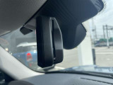 ルームミラー一体型のETC車載器が標準装備です。