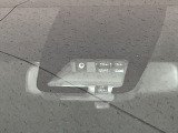 【トヨタセーフティセンス】走行中に前方の車両等を認識し、衝突しそうな時は警報とブレーキで衝突回避と被害軽減をアシスト。より安全にドライブをお楽しみいただけます。