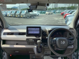 この度は、当店のお車をご覧いただきまして誠にありがとうございます。当店では全国販売・納車も行っております。県によって陸送費用は異なりますのでお気軽にお問い合わせください。