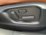運転席10Wayパワーシート&ドライビングポジションメモリー機能