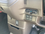 自社整備工場で点検整備をおこなってからお渡ししています。車検が残っている場合は『12ヶ月点検整備』を、車検整備付きの場合は『車検整備』をおこないます。整備費用は車両本体価格に含まれています。