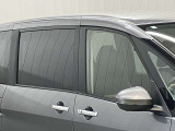 プラスチックバイザーがない分デザインもすっきり★洗車の時の窓拭きもラクラクです!