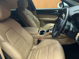 カイエン 3.0 4WD 本革シート