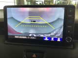 バックも安心のバックカメラ付いています。バックカメラがあると、いつでも安全にバックできますね。死角も減ります。