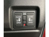 両側電動スライドドアがついており、運転席からもボタン一つで開閉出来ます!