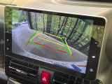 【バックカメラ】駐車時に後方がリアルタイム映像で確認できます。大型商業施設や立体駐車場での駐車時や、夜間のバック時に大活躍!運転スキルに関わらず、今や必須となった装備のひとつです!