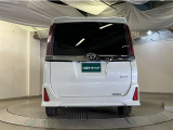 バックカメラが付いているので後方確認が非常にしやすいです。今や運転初心者も熟練者も必須装備!ついていて損はないですね♪