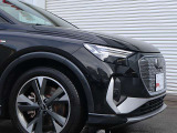 ●オシャレは足元からといいますが、車も同じく足元のエレガンスさで全体のイメージが変わります。