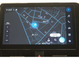 ディスプレイオーディオ(コネクティッドナビ対応)PLUS搭載。T-Connectご契約で2027年4月まで無償で利用できるナビ(期限到来後は有償)と、解約後も利用できる車載ナビが搭載されています。