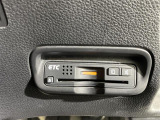 【ETC】有料道路を利用する際に料金所で停止することなく通過できる、ETC車載器(ノンストップ自動料金収受システム機器)が装備されています。セットアップを行うことで利用可能になります。