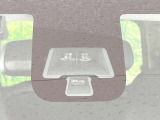 【エマージェンシーブレーキ】走行中に前方の車両等を認識し、衝突しそうな時は警報とブレーキで衝突回避と被害軽減をアシスト。より安全にドライブをお楽しみいただけます。